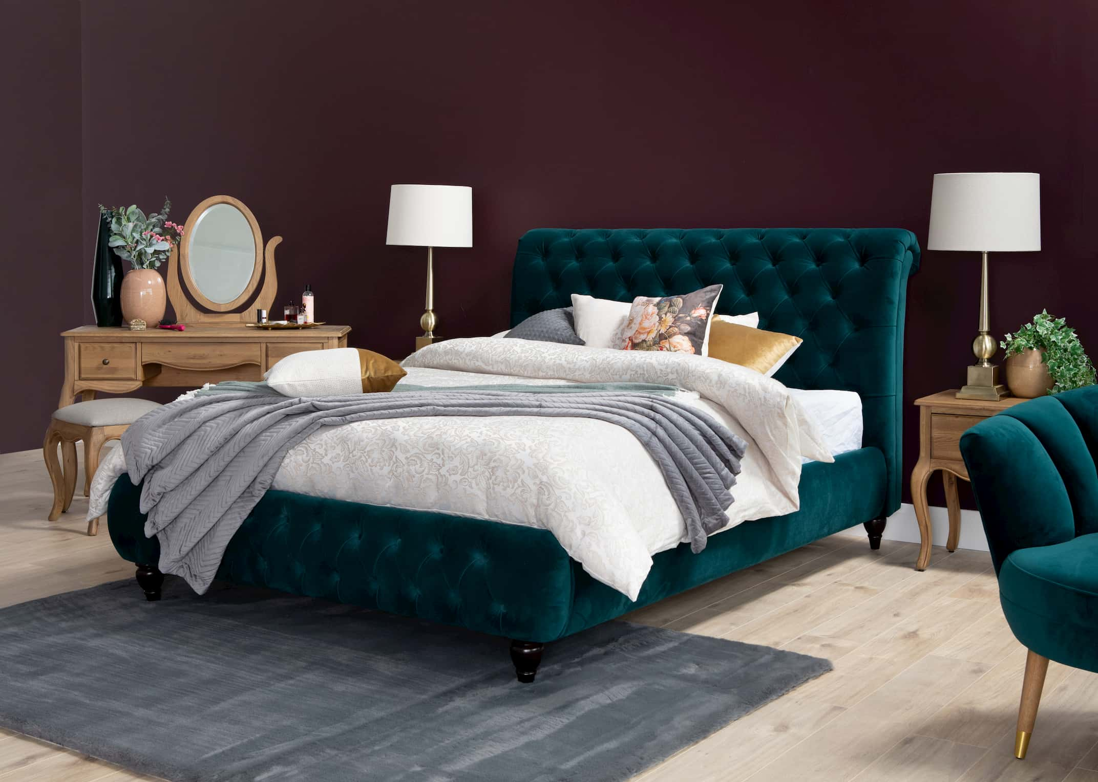 Emerald green 2024 velvet bed