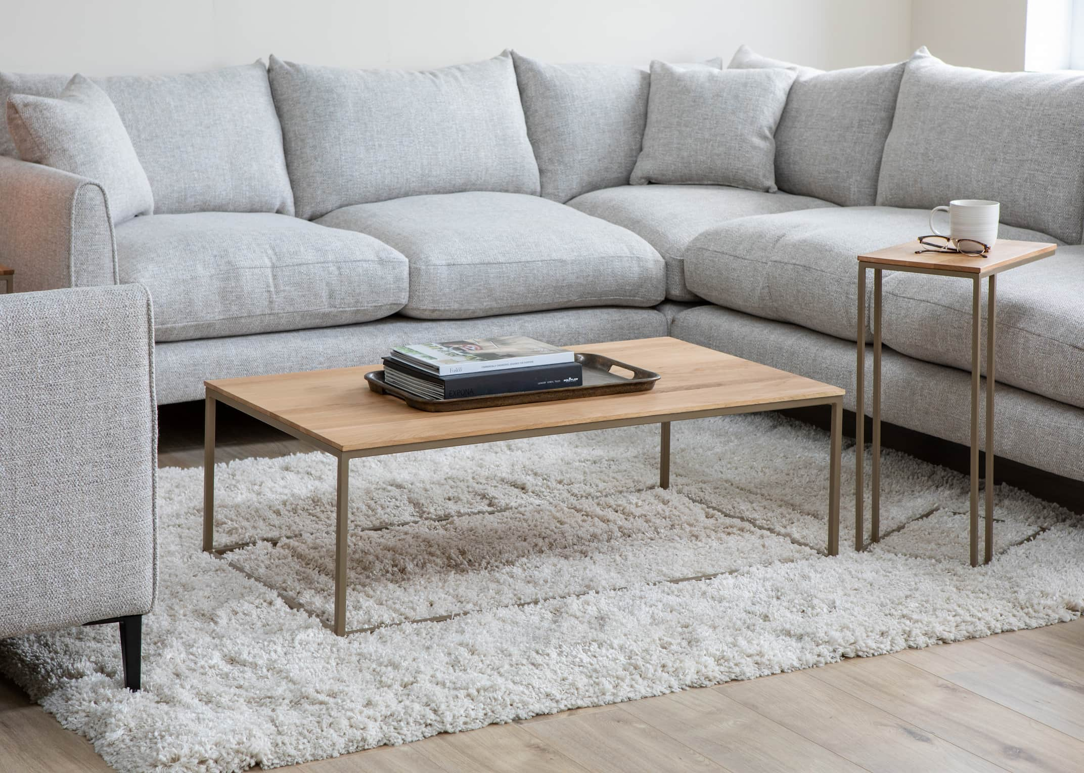 Golden oak on sale sofa table