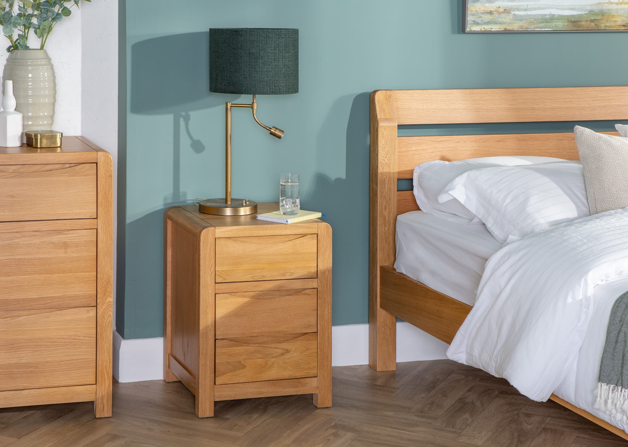 Oak on sale bedside lockers