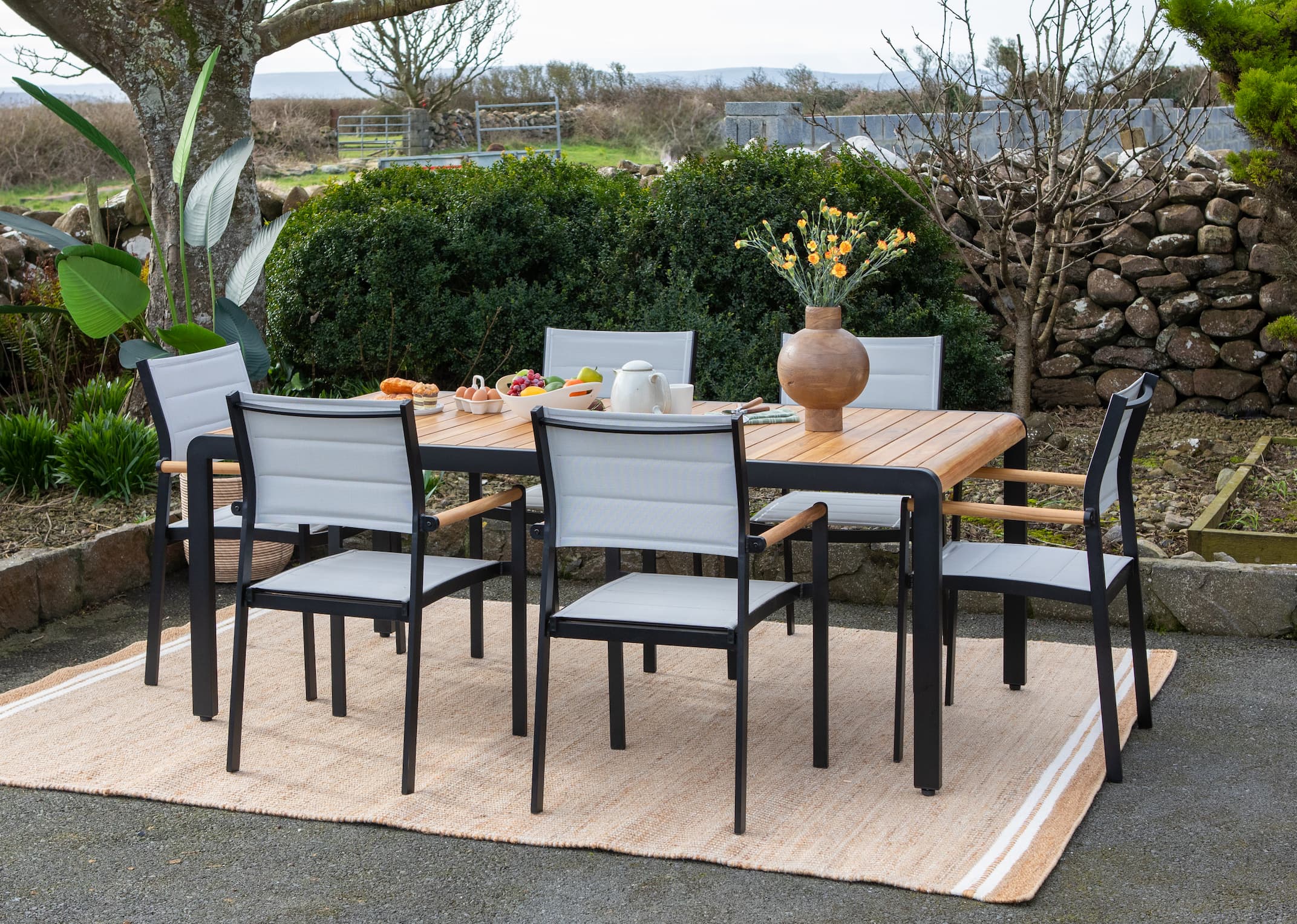 Garden dining best sale table chairs