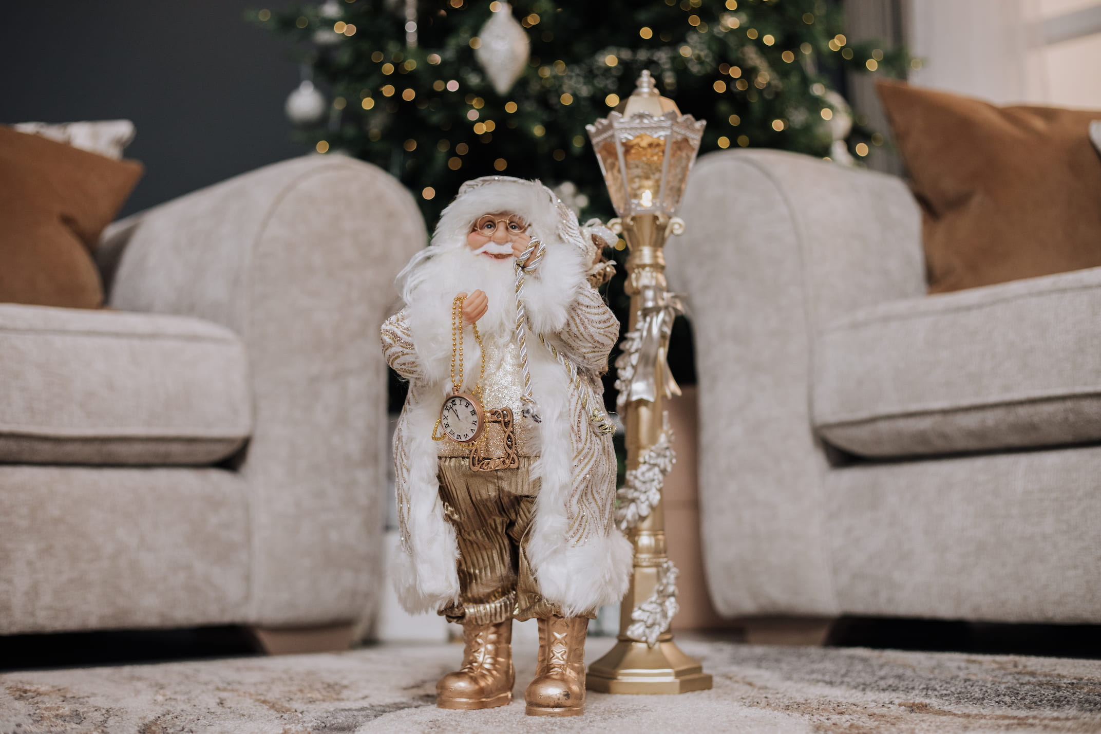 Santa claus online figurine