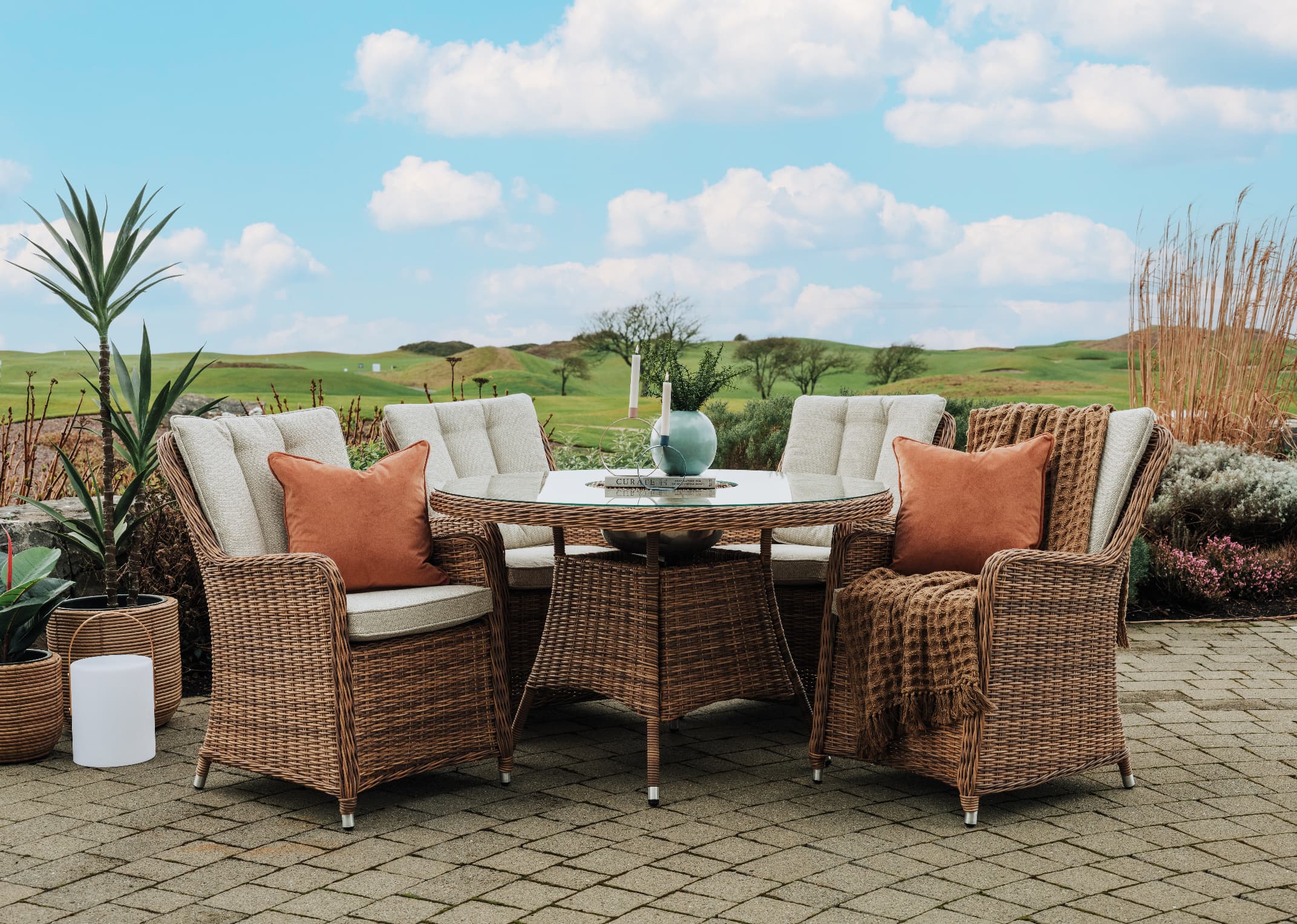 Rattan garden furniture round deals table 4 chairs