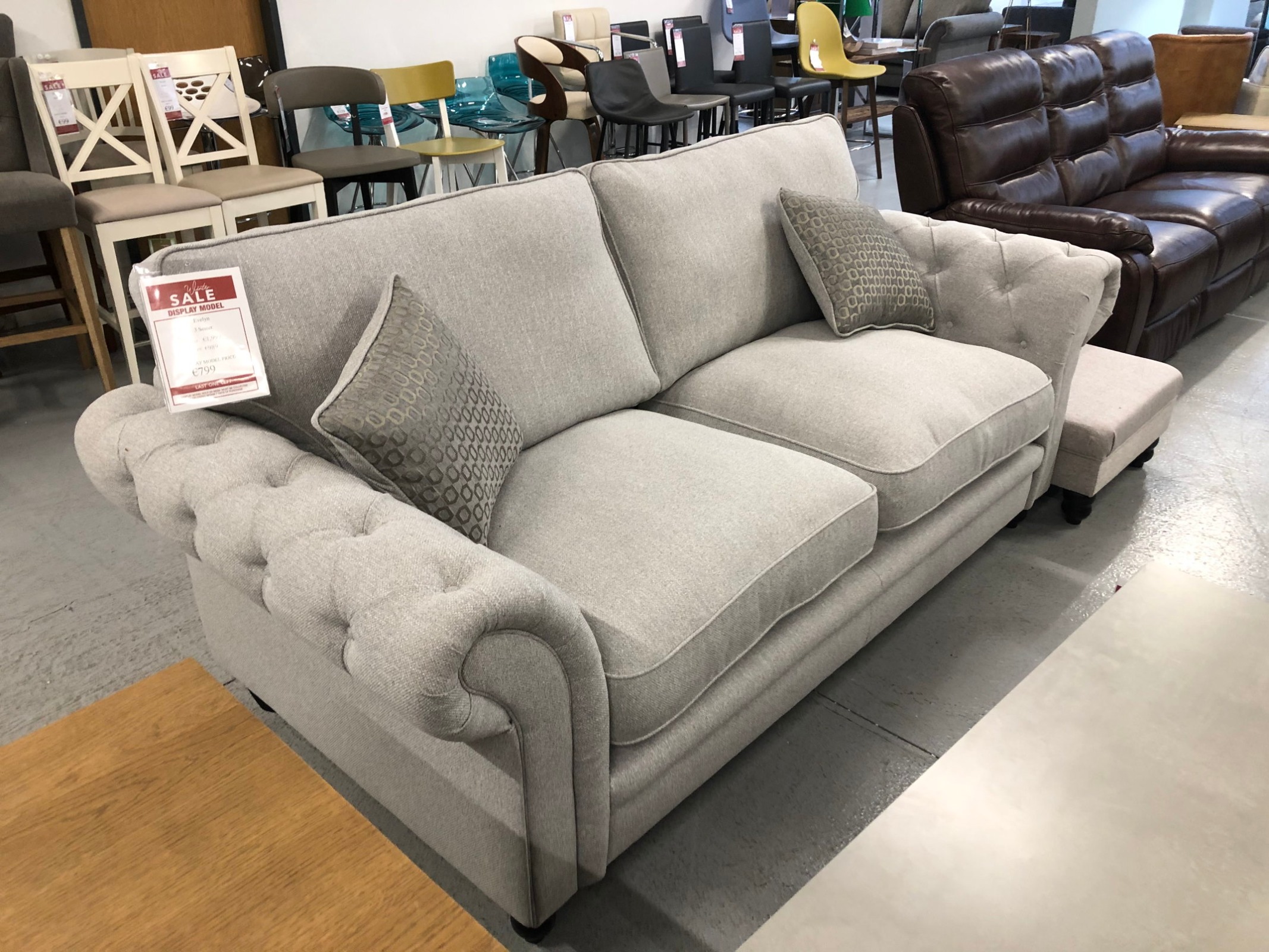 Sofa shop online closing down sale